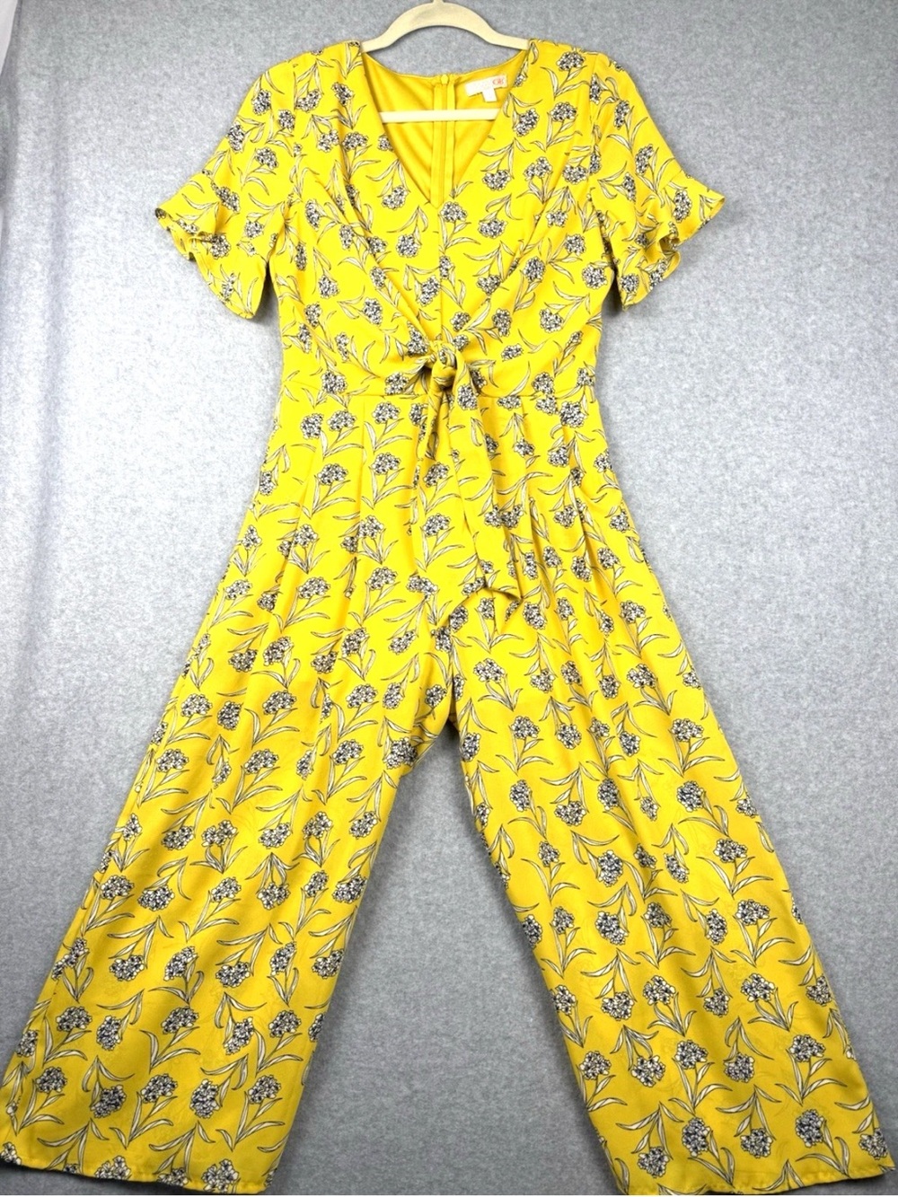 Women’s Yellow Floral Print Jumpsuit GB Small Tie Front Wide Leg Summer Romper